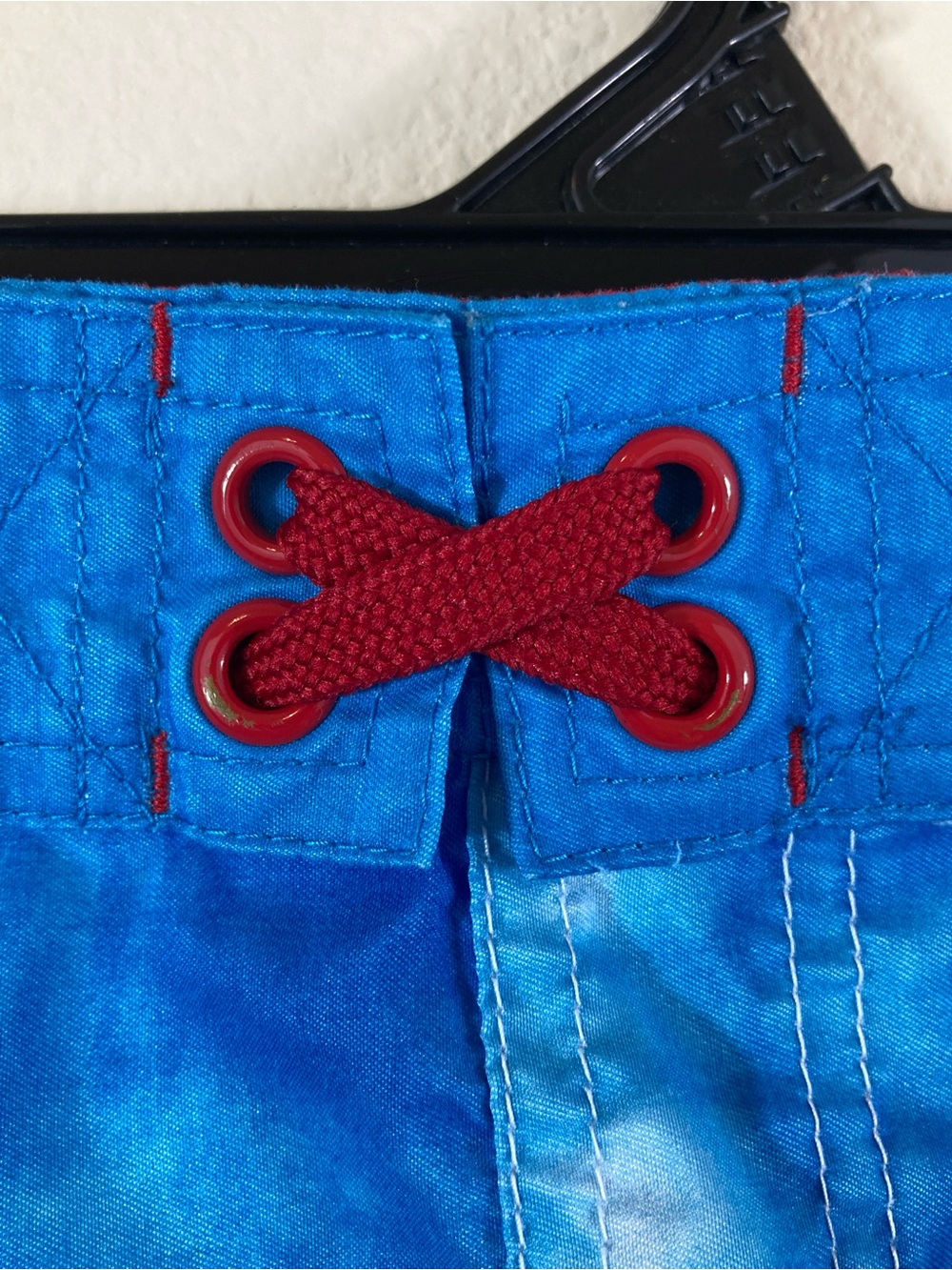 Cat & Jack Boys Shark Tie Dye Swim Trunks Size S 6/7 Blue Red White - Picture 3 of 7